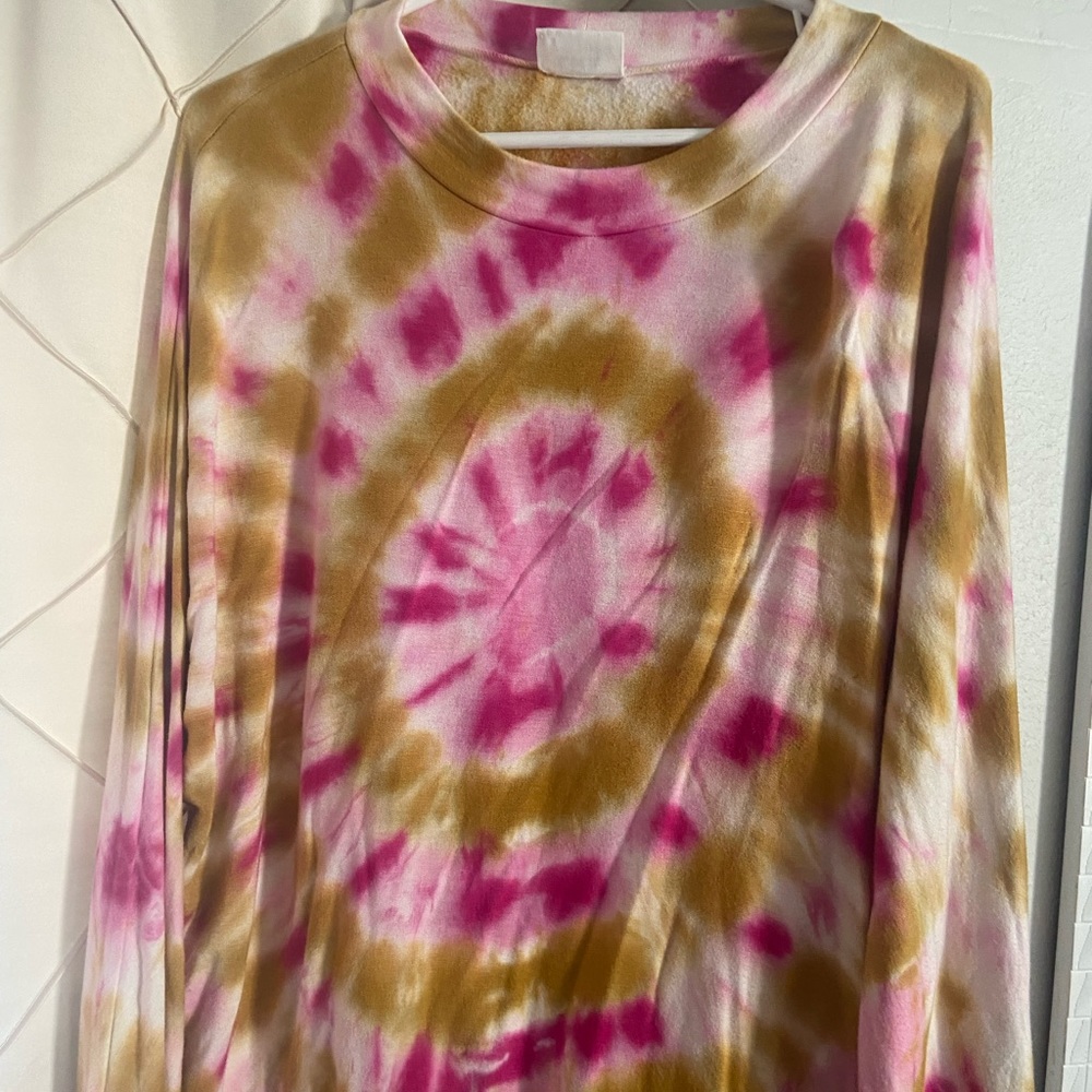 LNA woman’s long sleeve top size large